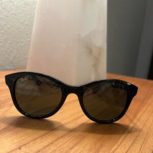 Ray-Ban Classic Black Shades